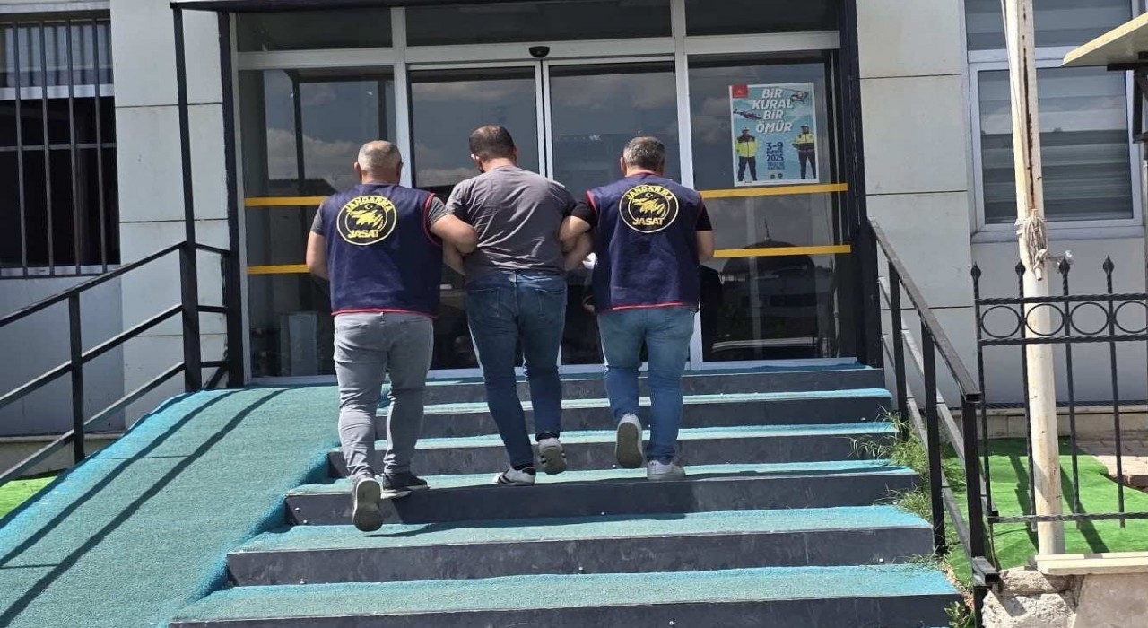 Gaziantepte jandarma operasyonuyla yakalanan FETÖ üyesi tutuklandı