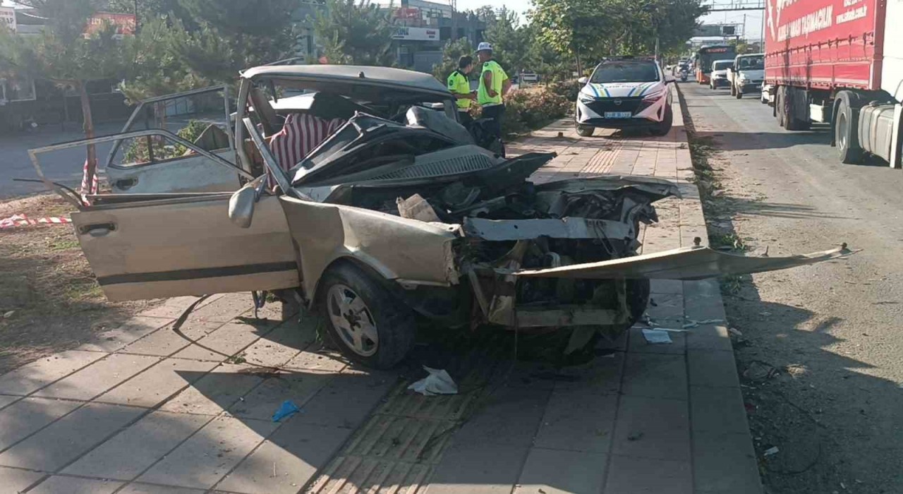 Gaziantepteki feci kazada Tofaş sürücüsü kurtarılamadı