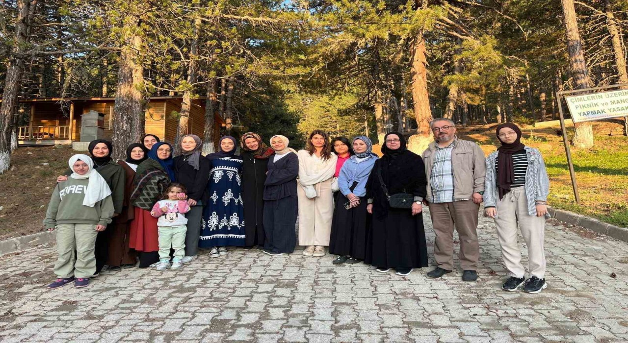 Gedizde manevi danışmanlık faaliyetleri mezunlarla Murat Dağında veda buluşmasıyla taçlandı