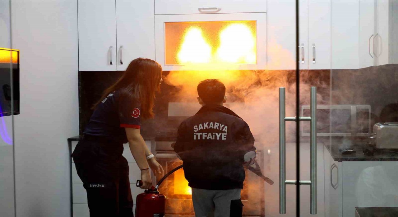 Geleceğin büyüklerine hayat kurtaracak eğitim: Afet bilinci kazanıyorlar
