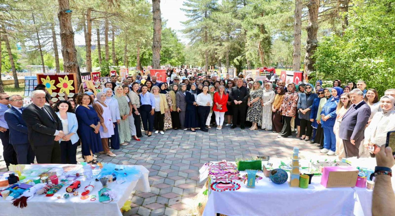 Gelenekten Geleceğe projesi yıl sonu sergisi düzenlendi