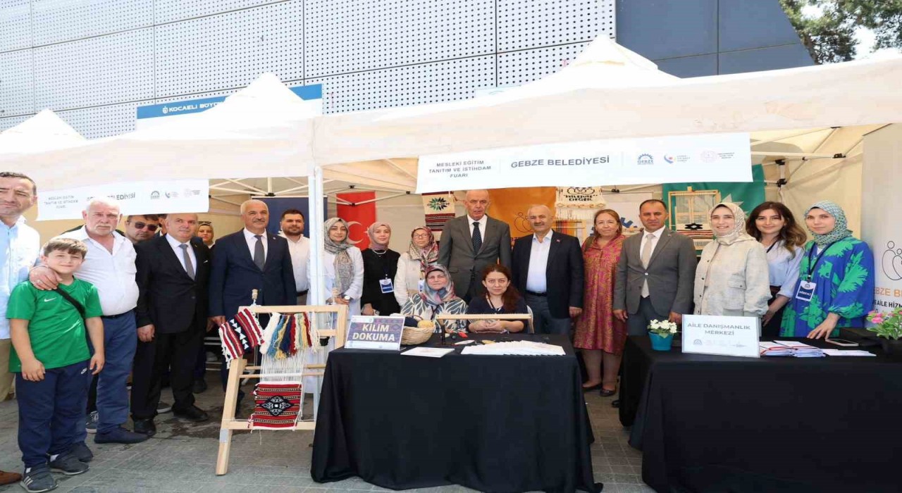 Gençlerin kariyer planlamalarına katkı sağlayacak fuar açıldı