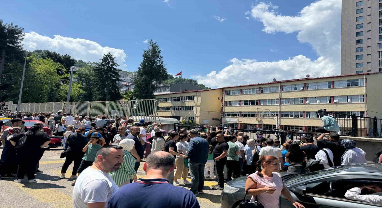 Giresunda LGS heyecanı: 3 bin 578 öğrenci sınavda ter döktü