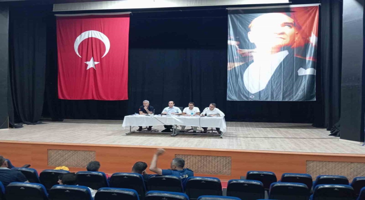Gönende muhtarlar toplantısı yapıldı