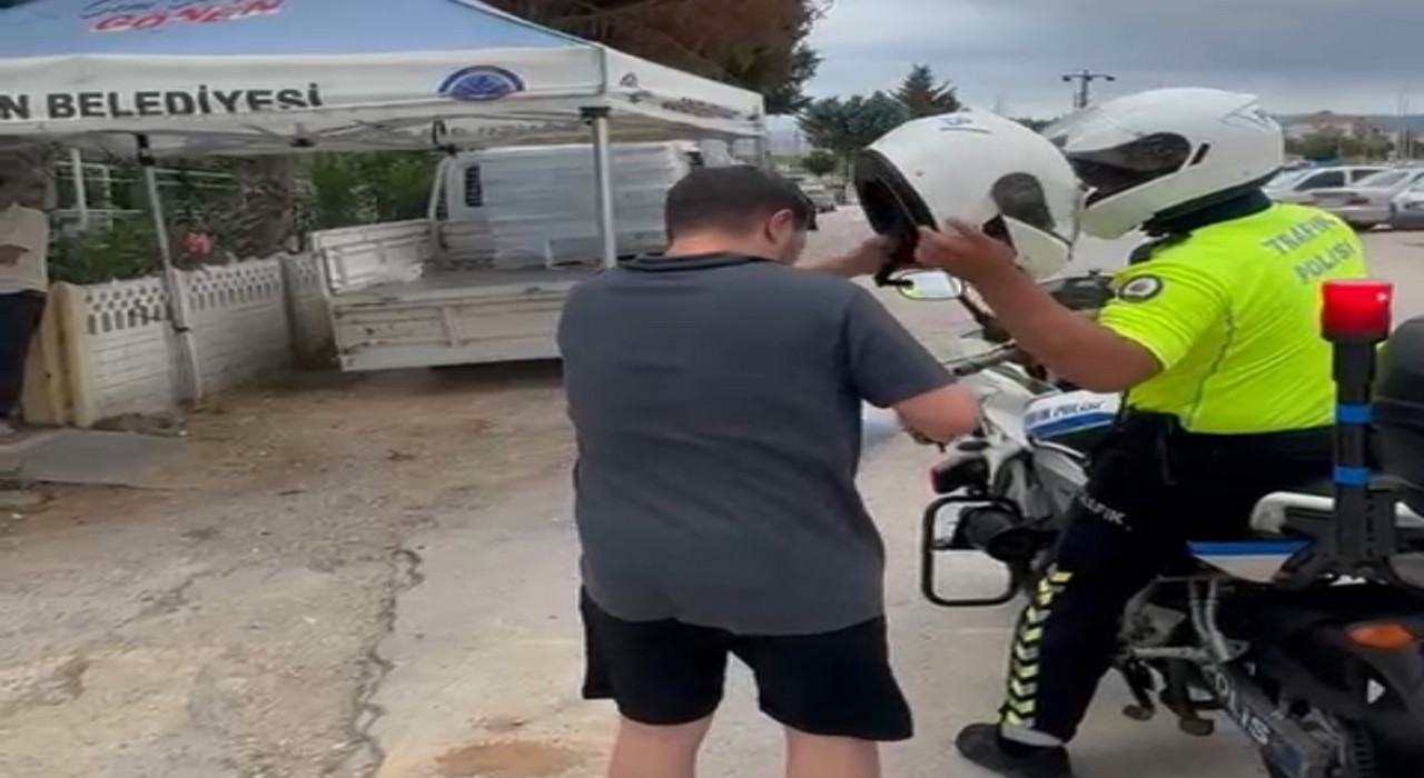 Gönende YKSye geç kalan öğrenci polis ekipleriyle sınav salonuna yetiştirildi