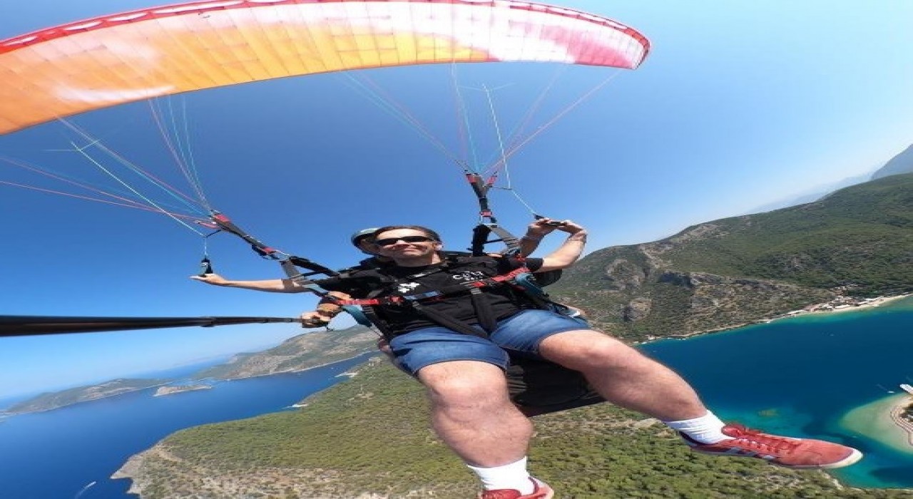 Görme engelli İngiliz turist Babadağdan uçtu