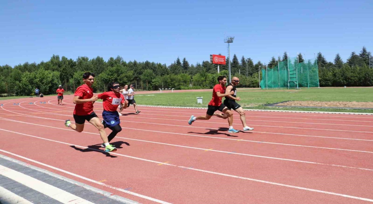 Görme Engelliler Atletizm Türkiye Şampiyonası sürüyor