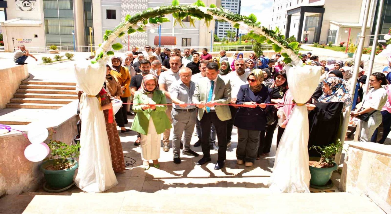 GSB Elazığ yurtlarından ihtişamlı sergi