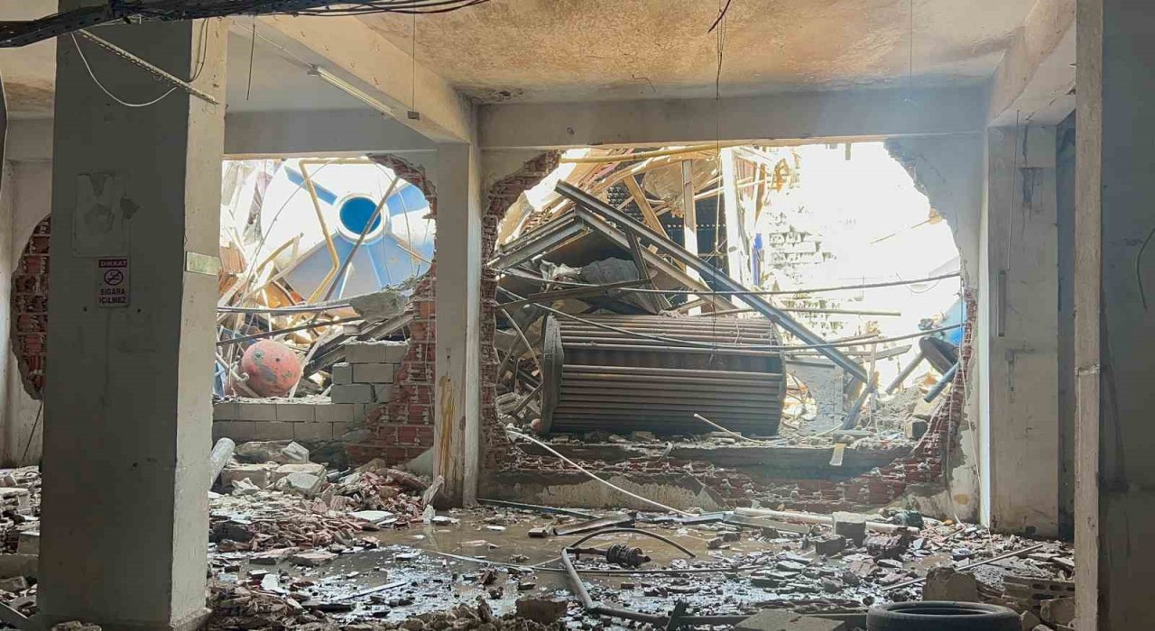 Güngörende iş yerinin buhar kazanı patladı