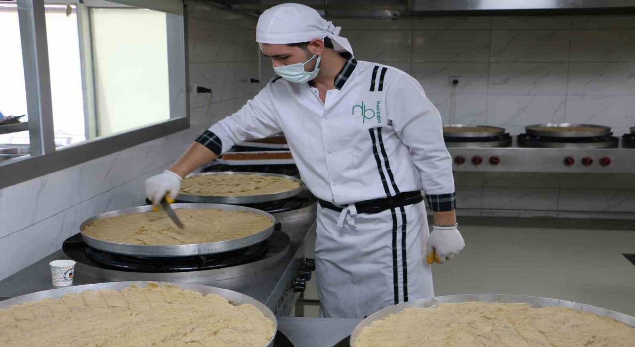 Hacıbaba Pastaneleri Kurban Bayramında 30 ton tatlı satışı hedefliyor