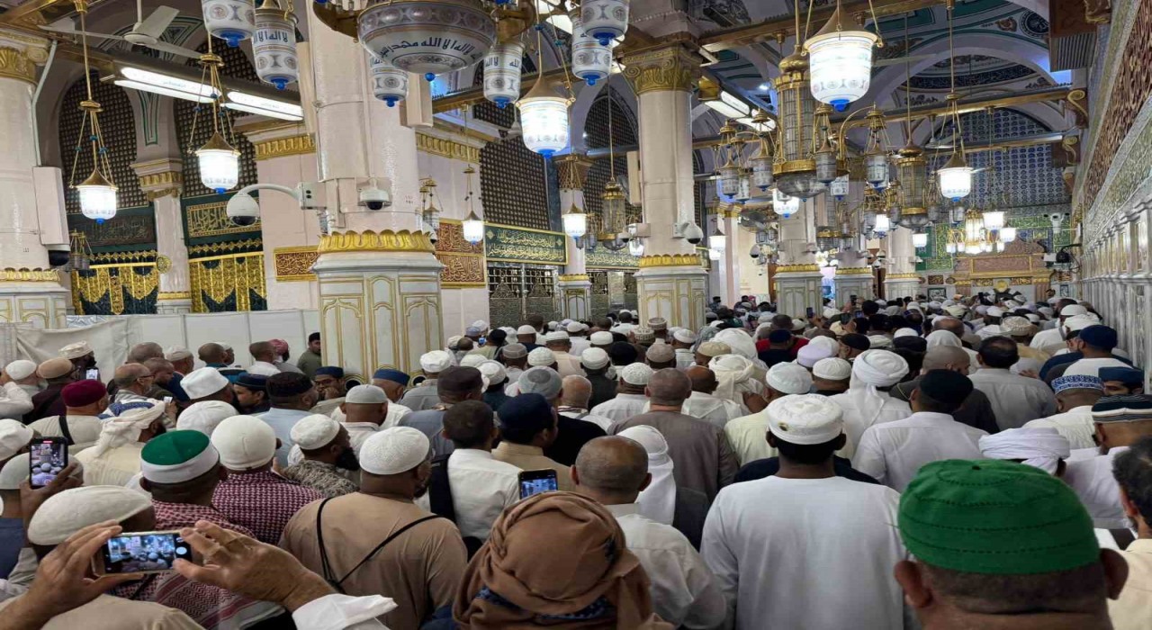 Hacılar Peygamber Efendimize veda ediyorlar