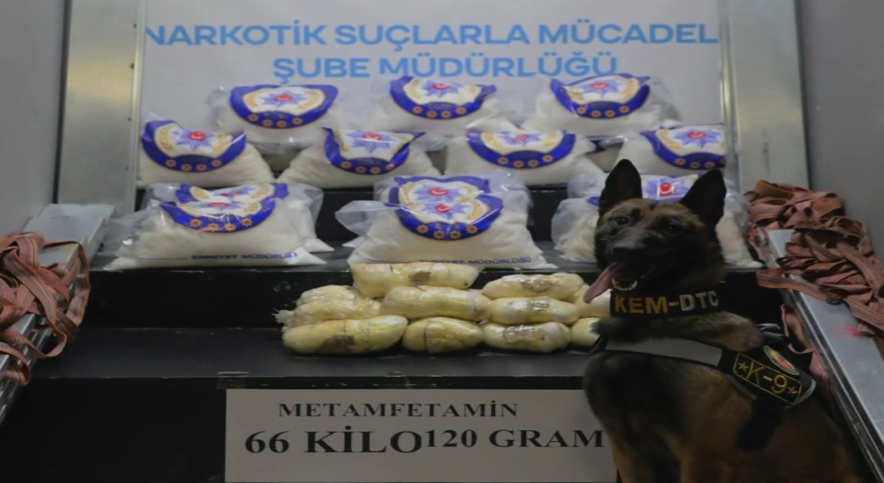 Hakkaride bir tırda 66 kilo 120 gram metamfetamin ele geçirildi