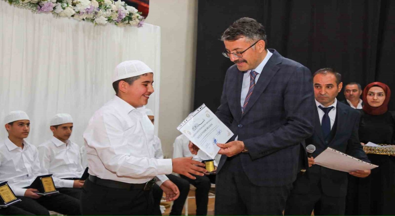 Hakkaride hafızlıkta bir ilk