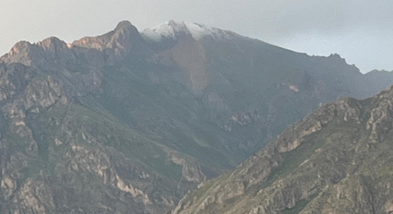 Hakkaride haziran ayında kar sürprizi