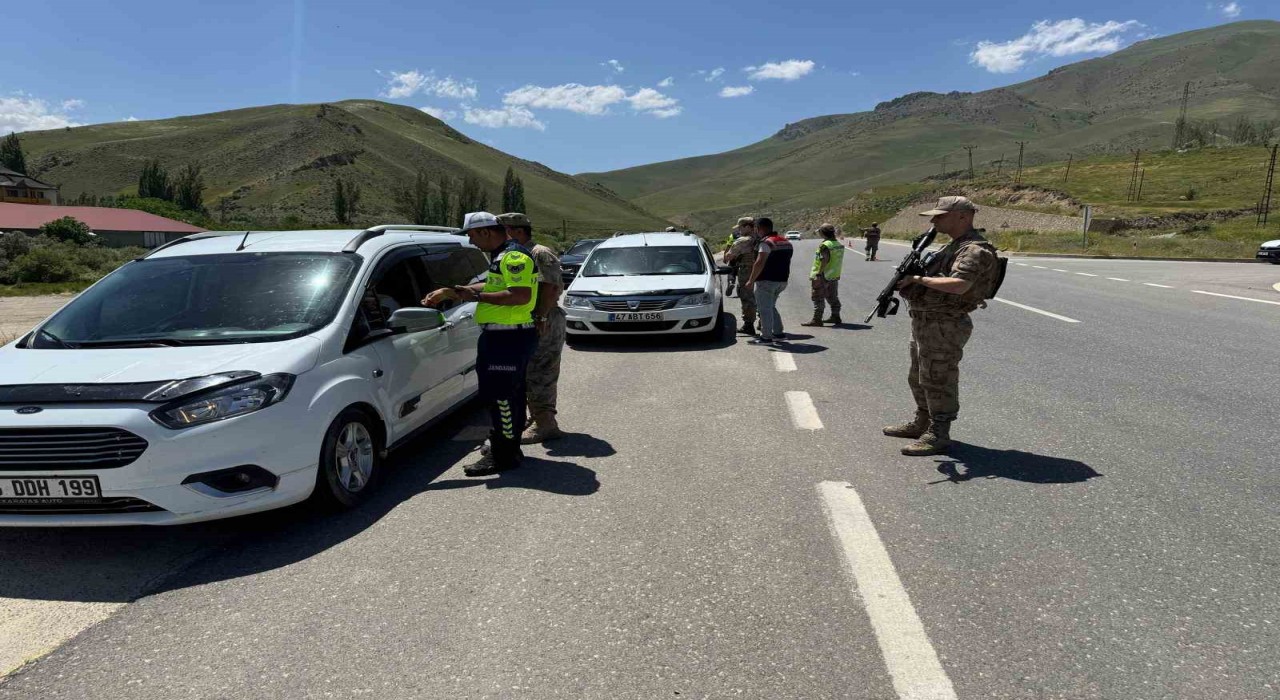 Hakkâride yol uygulaması, 5 sürücüye ceza