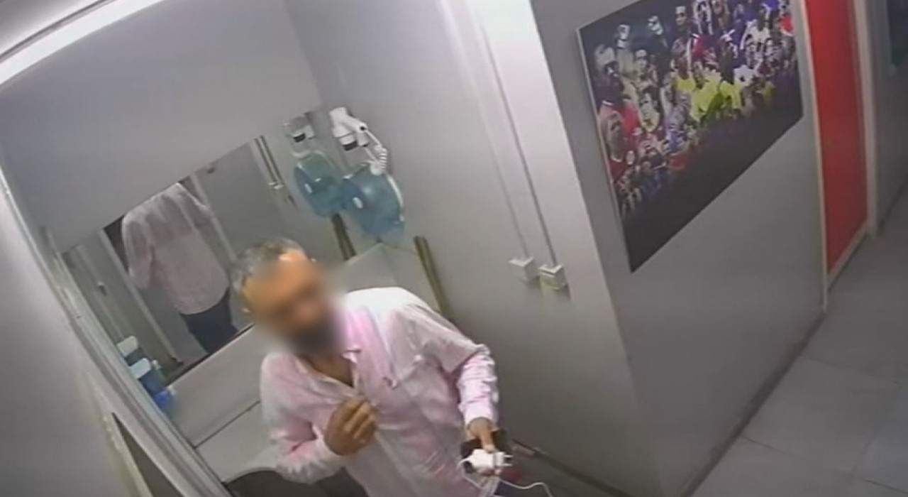 Halı saha maçında telefonu çalındı