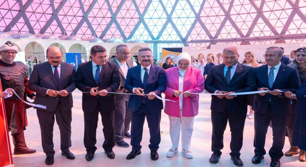 Hayat Boyu Öğrenme Yıl Sonu Sergisinin açılış töreni yapıldı