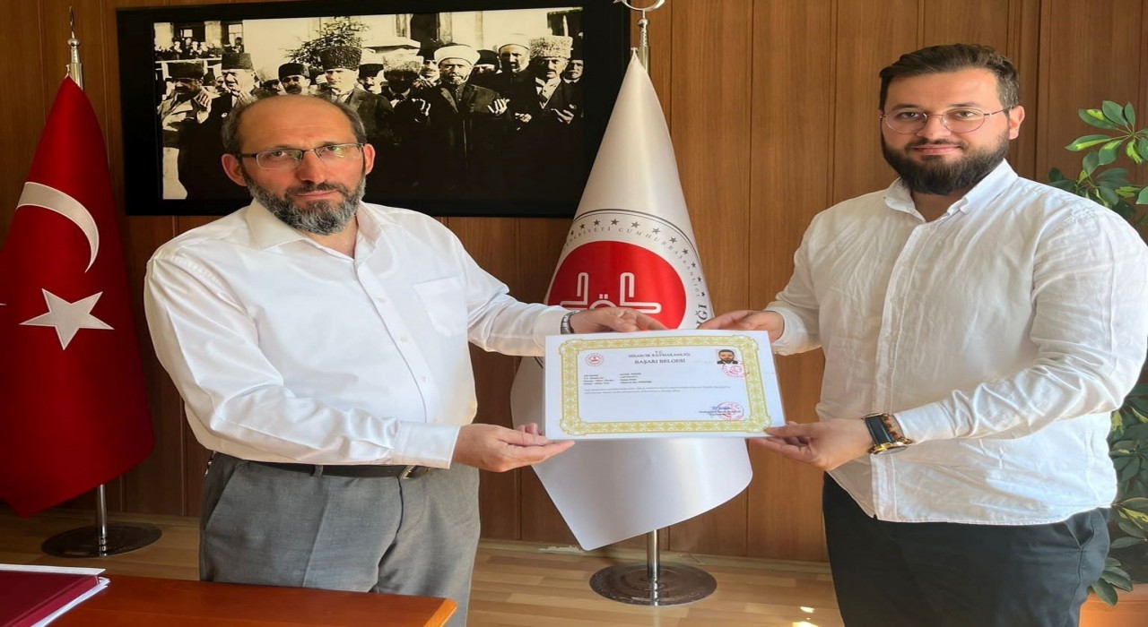 Hisarcık Kaymakamı Bahardan İlçe Müftüsü Akyol ve personele başarı belgesi