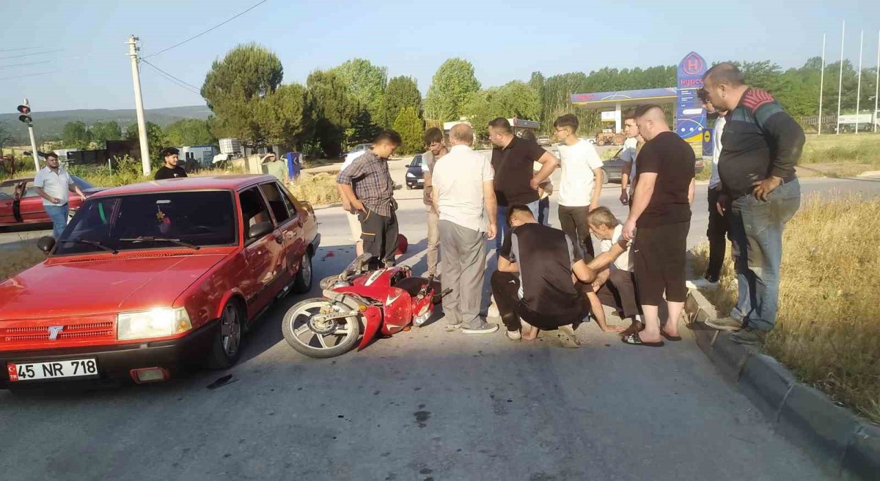 Hisarcıkta otomobil ile motosikletle çarpıştı: 1 yaralı