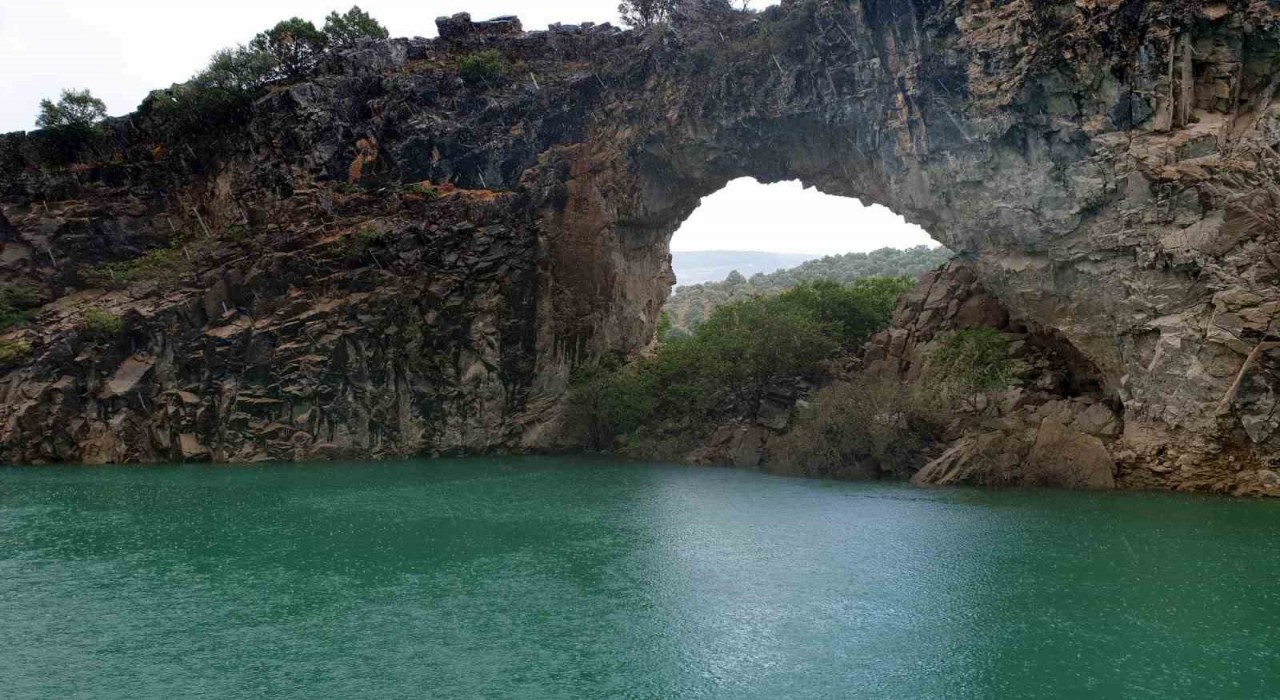 İç turizmin gözdesi: Arapapıştı Kanyonu