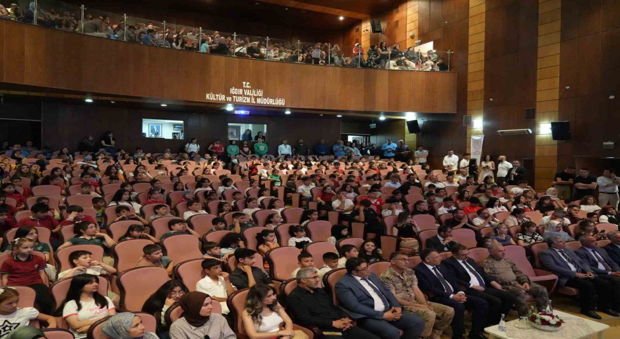 Iğdırın Yıldızları ödüllendirildi