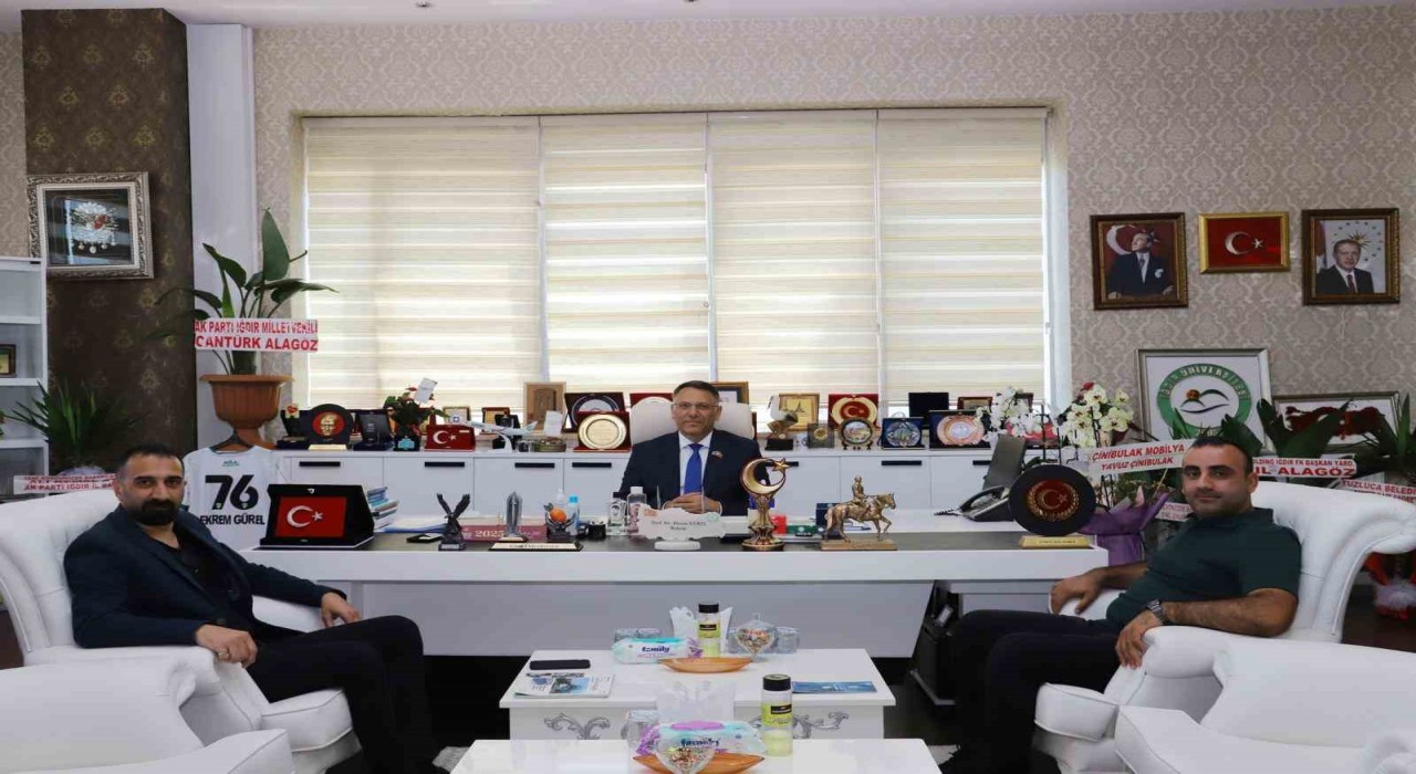 İHAdan Rektör Gürele hayırlı olsun ziyareti