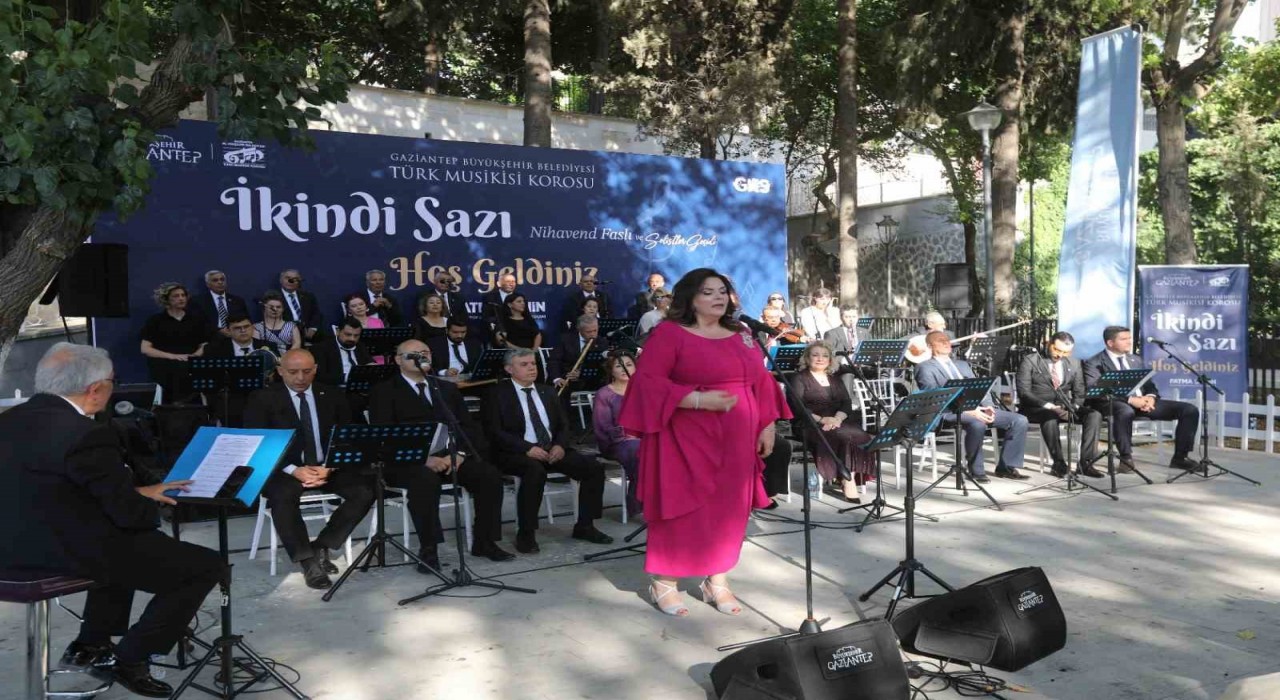 İkindi sazı geleneği ile Gaziantepe özgü türküler yeniden seslendirildi