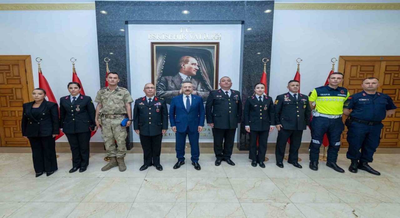 İl Jandarma Komutanı Demir ve jandarma personeli, Vali Aksoyu ziyaret etti