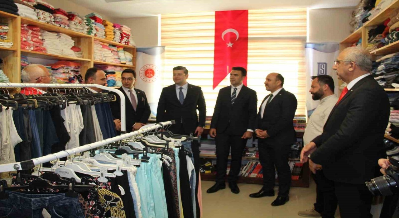 İneboluda denetimli serbestlik yükümlüleri ve aileleri için sosyal market açıldı