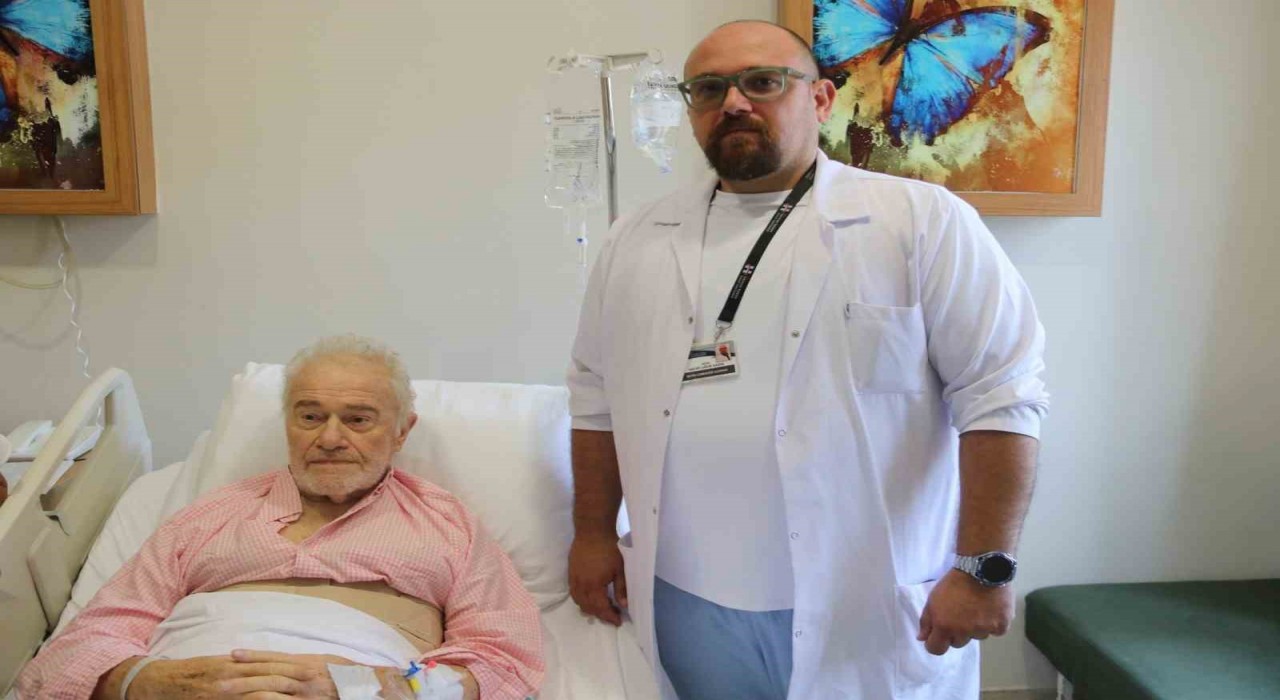 İngiliz hasta, Fethiyede Kapalı Omurga Tümörü operasyonuyla sağlığına kavuştu