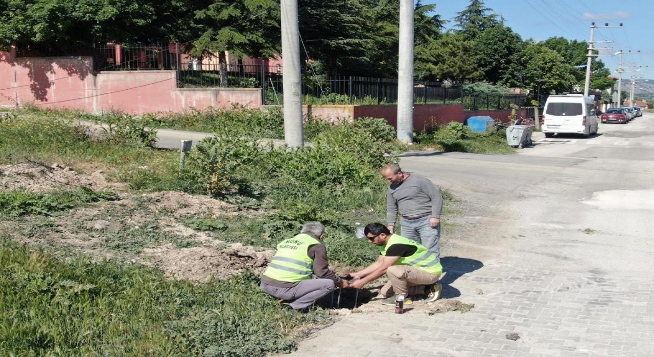 İnönü Belediyesinden aydınlatma direği yapım çalışmaları