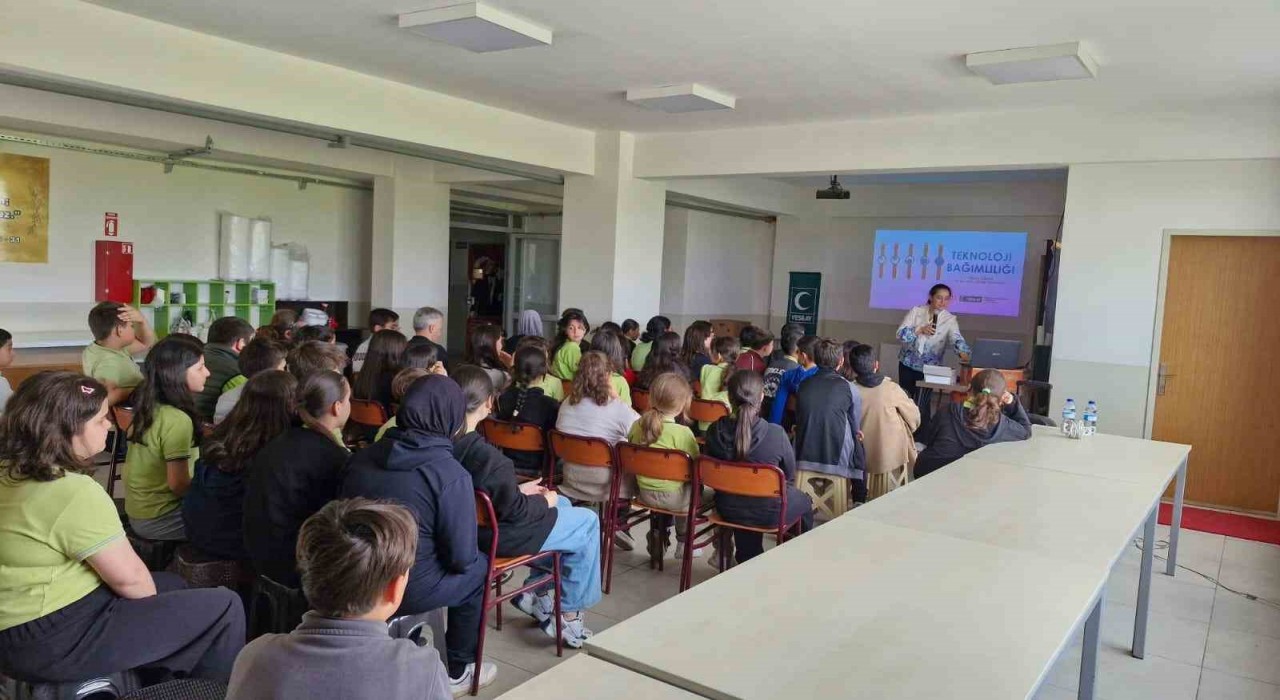 İnternet ve bilişim teknolojileri konuşuldu