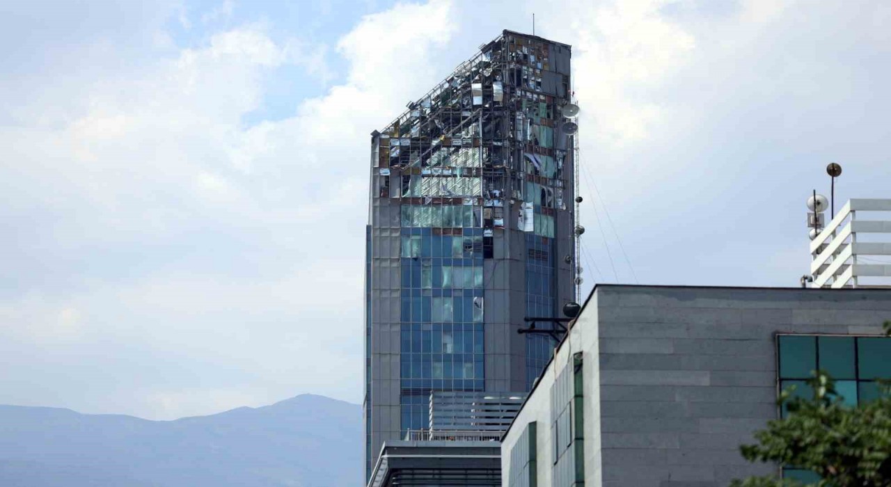 İran: Tahranda 200den fazla nokta vuruldu