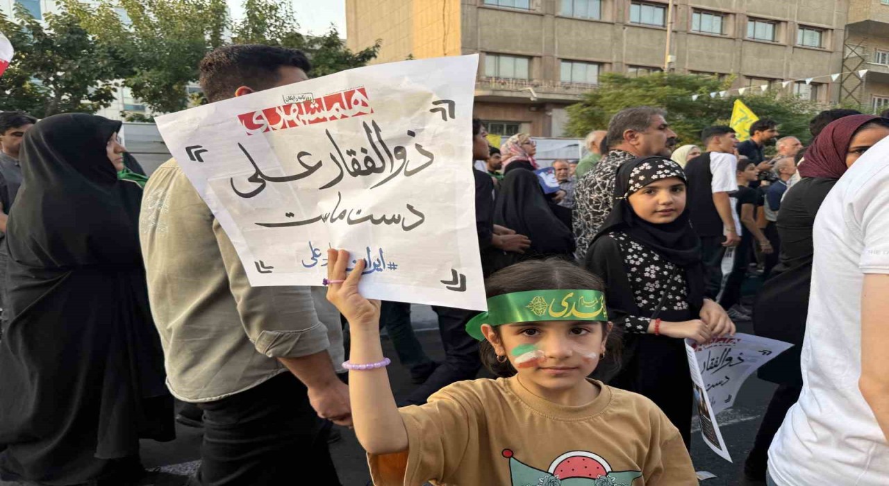 İranda Gadir-i Hum Bayramı kutlamalarında İsrail ve ABDye öfke yağdı