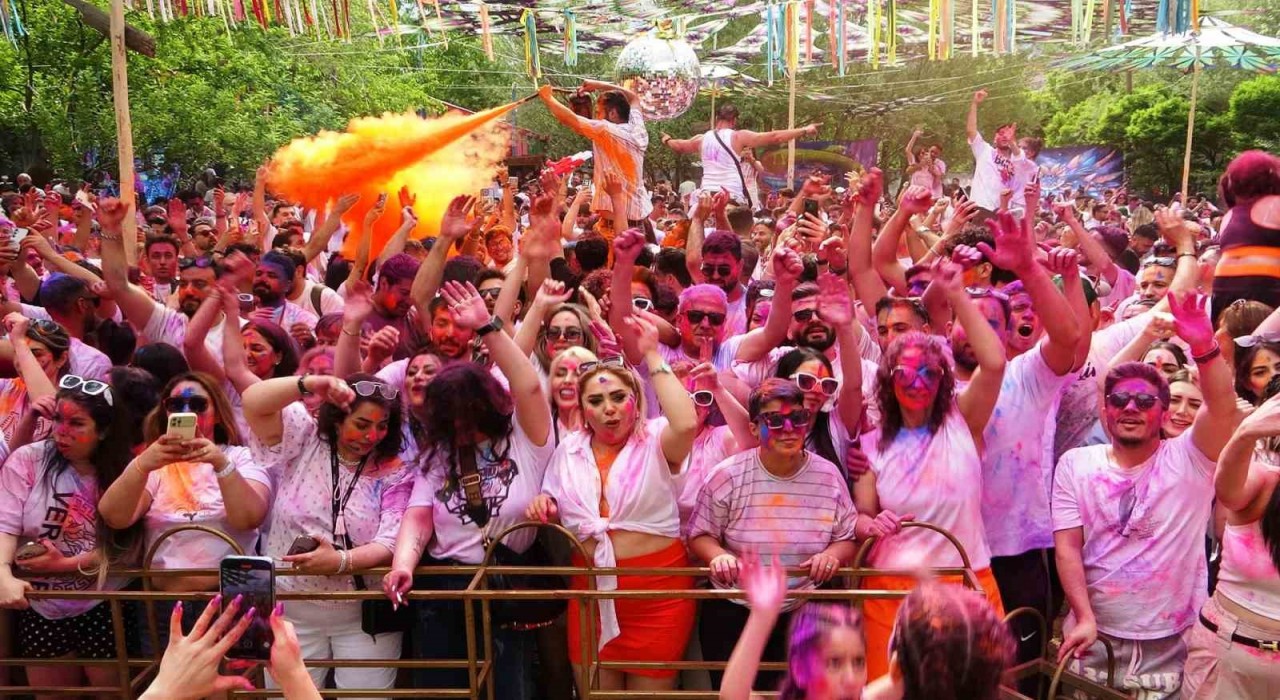 İranlılar bayramı Vanda geçiriyor