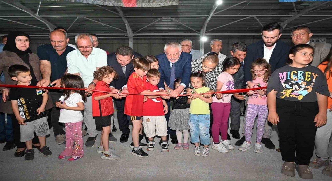 Ispartada Akkent Mahallesi Kapalı Pazaryeri açıldı