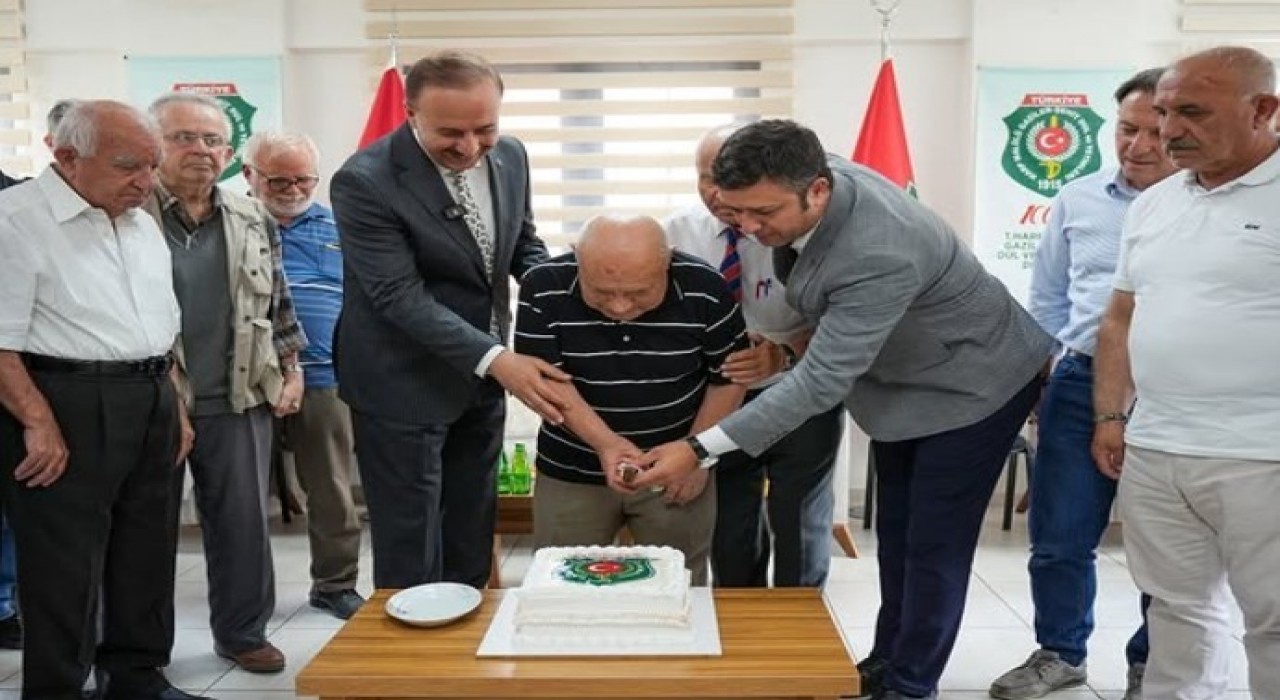 Ispartada babalar günü şehit babalarıyla birlikte kutlandı