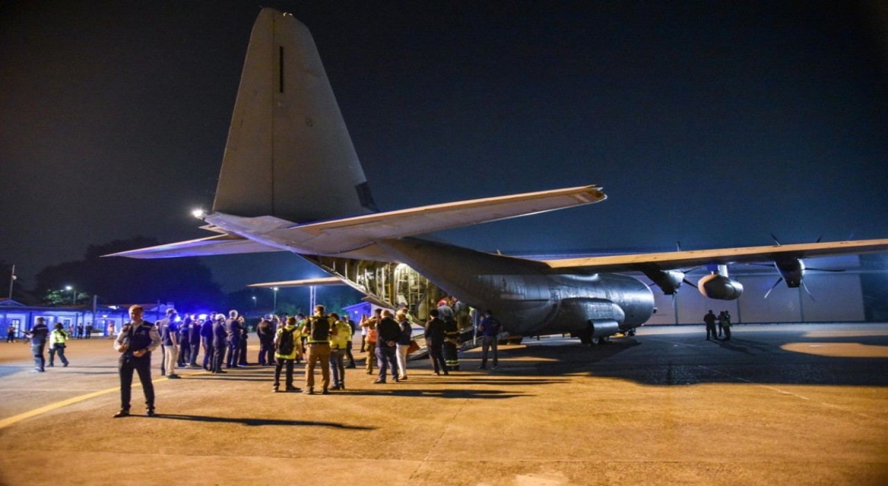 İsrail saldırısında 9 çocuğunu kaybeden doktor, oğluyla birlikte İtalyaya getirildi