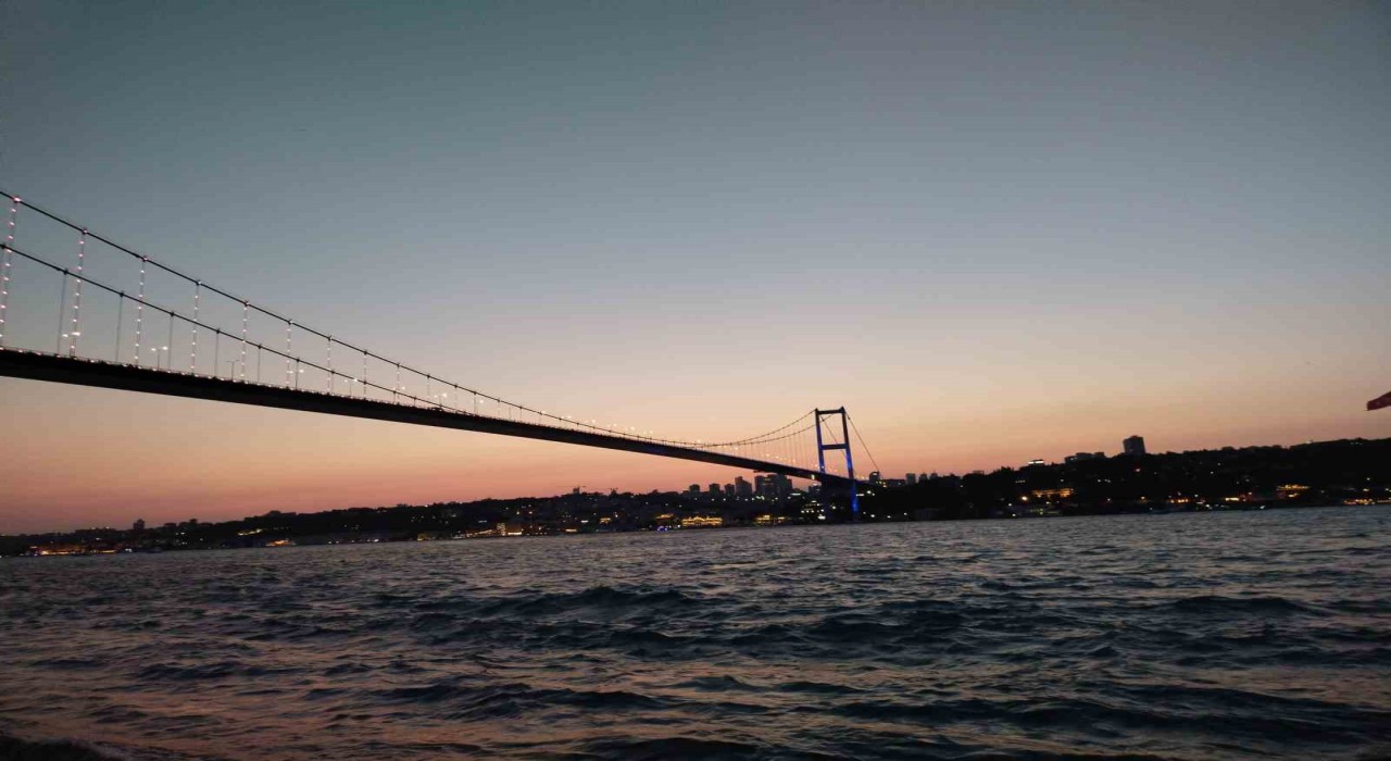 İstanbulda Milli Sarayların bahçeleri yaz akşamları halkın hizmetinde