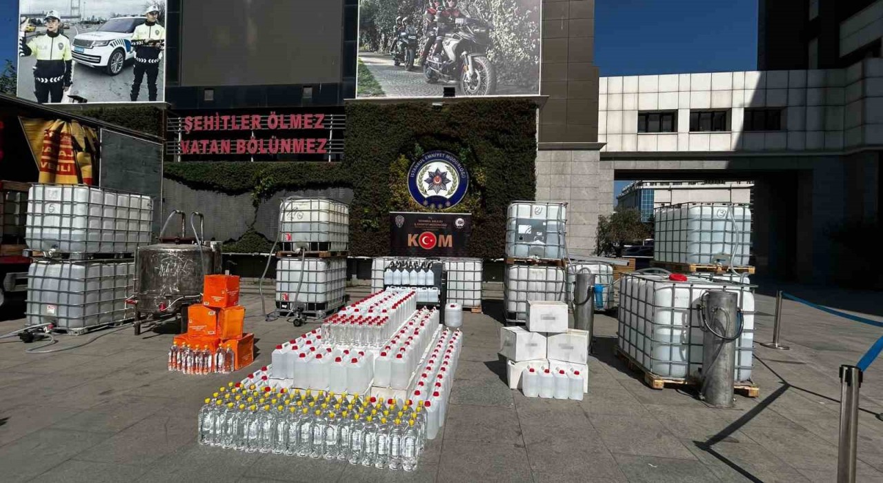 İstanbulda yaklaşık 19 ton sahte alkol ele geçirildi