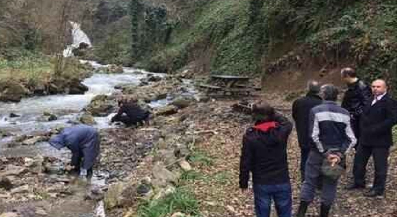 İzinsiz 33 kaynaktan su çektiği öne sürülen firmanın tesis ve üretim izni iptal edildi