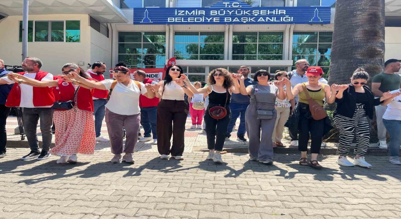 İzmir Büyükşehir Belediyesinde grev dördüncü gününde