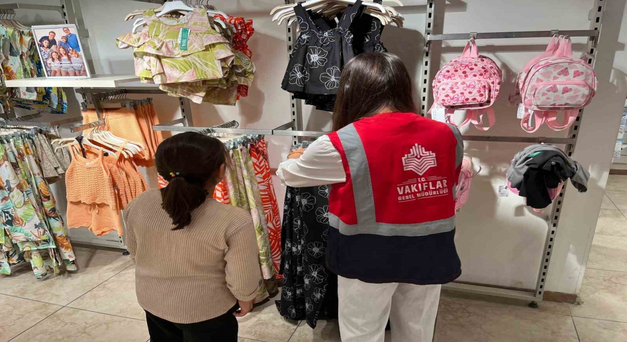 İzmir Vakıflar Bölge Müdürlüğü 624 çocuğun yüzünü güldürdü