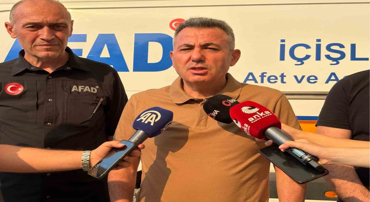 İzmir Valisi Elban: Yangın henüz kontrol atına alınmadı