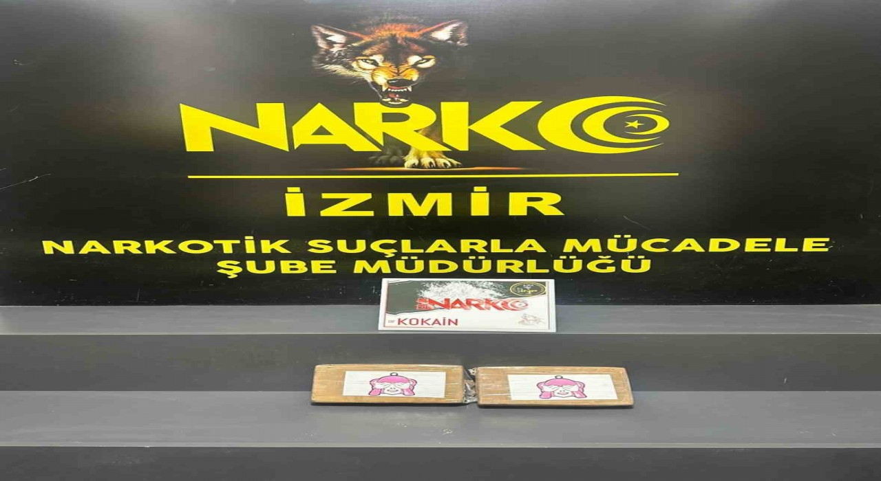 İzmirde 2 kilo 300 gram kokain ele geçirildi