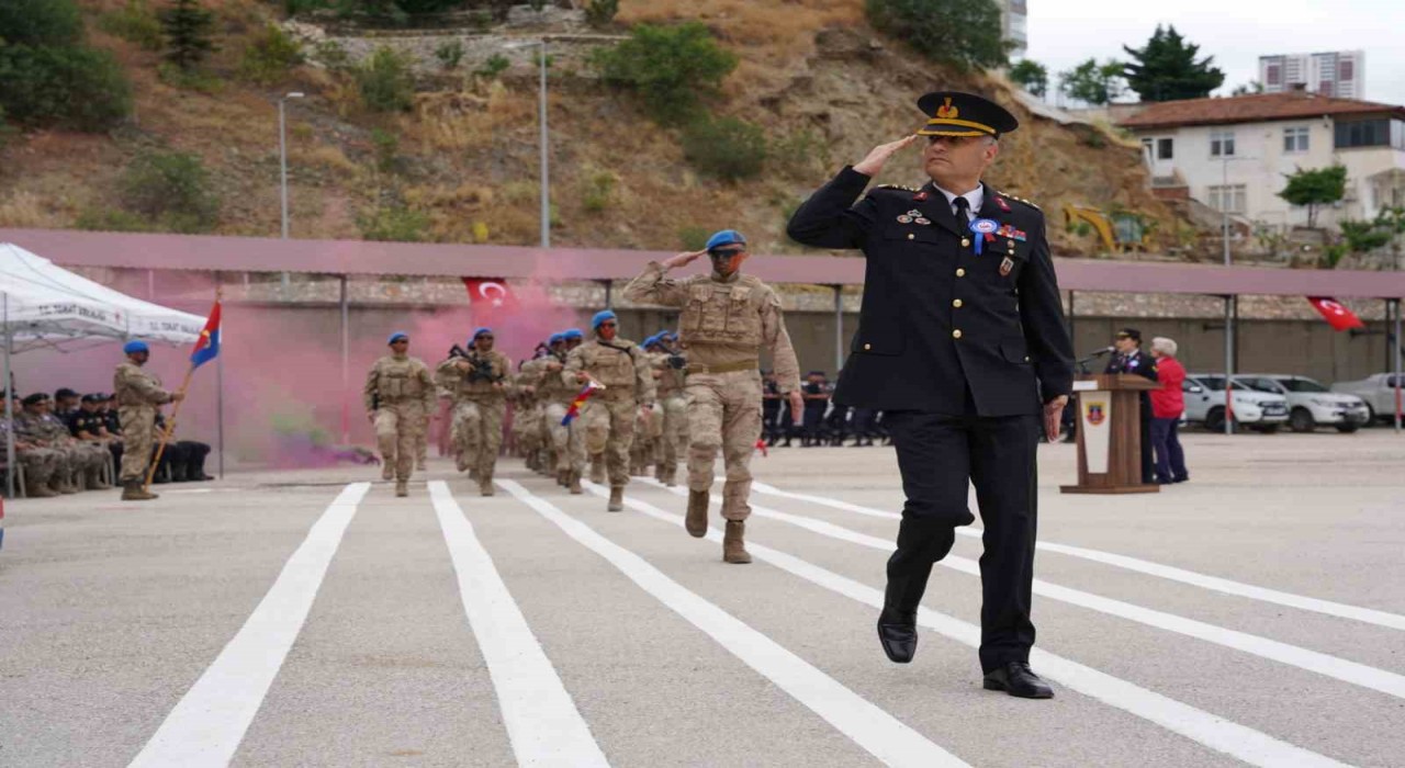 Jandarma arama köpeklerinden nefes kesen gösteri