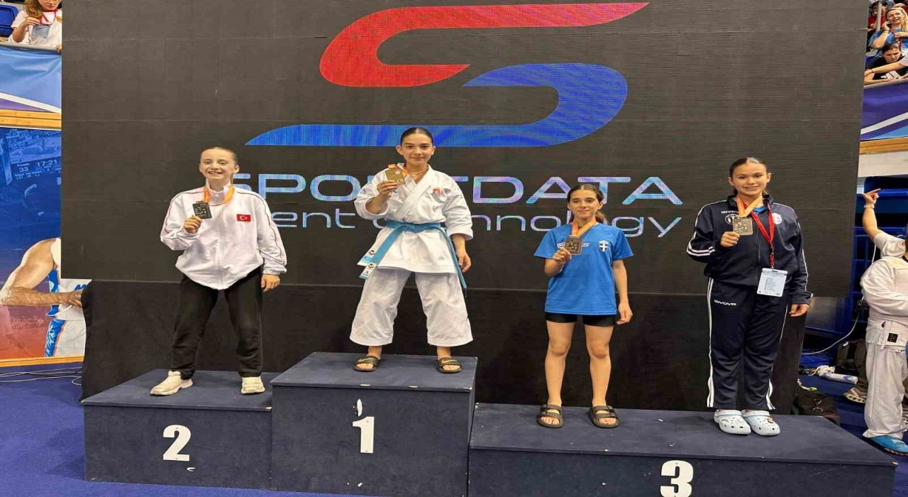 Kahvecigil Karate Şampiyonasında ikinci oldu