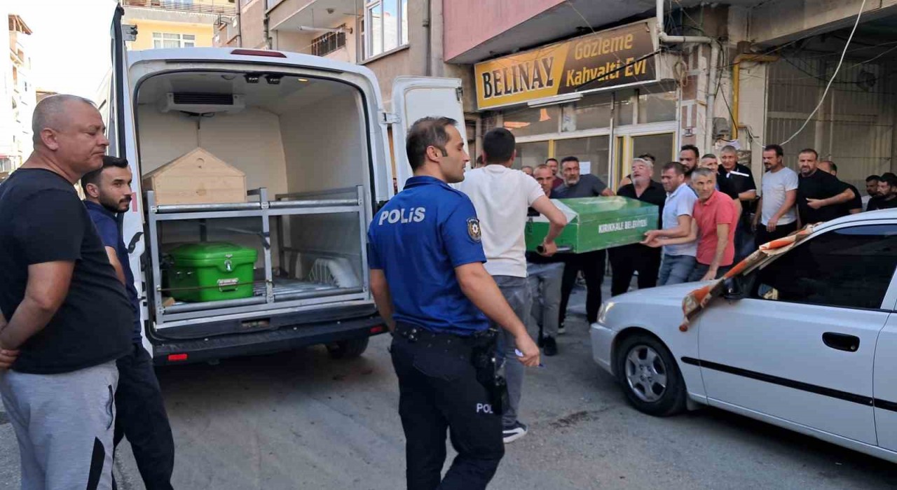 Kanepeden düştü denildi, cinayet çıktı: 3 gözaltı