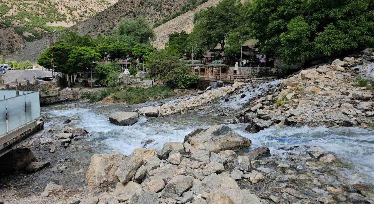 Kanispi Şelalesine yoğun ilgi