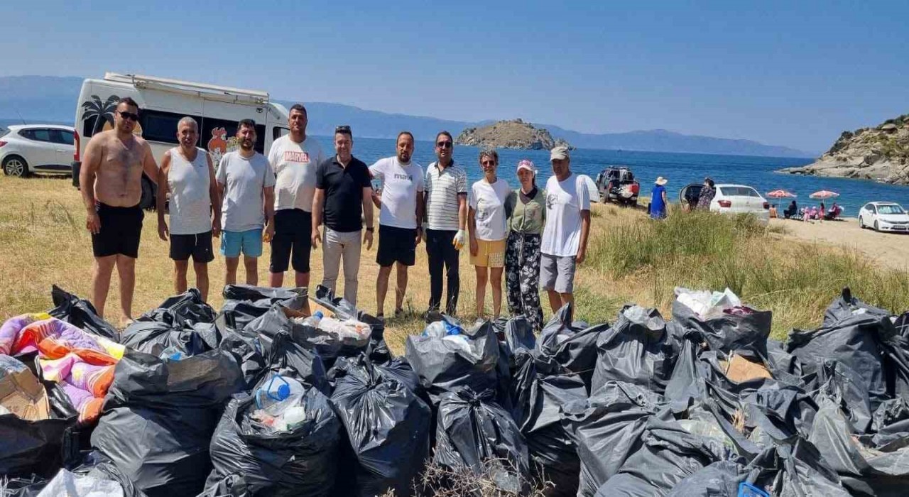 Kapıdağ Yarımadası Küçükovada 80 torba çöp toplandı